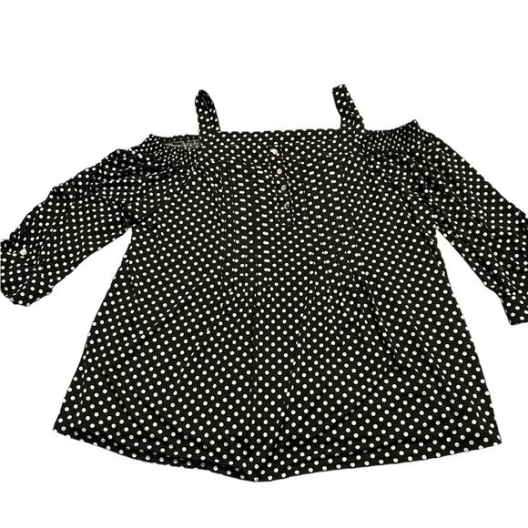 Cocomo Woman Off Shoulder Top - Picture 2 of 10